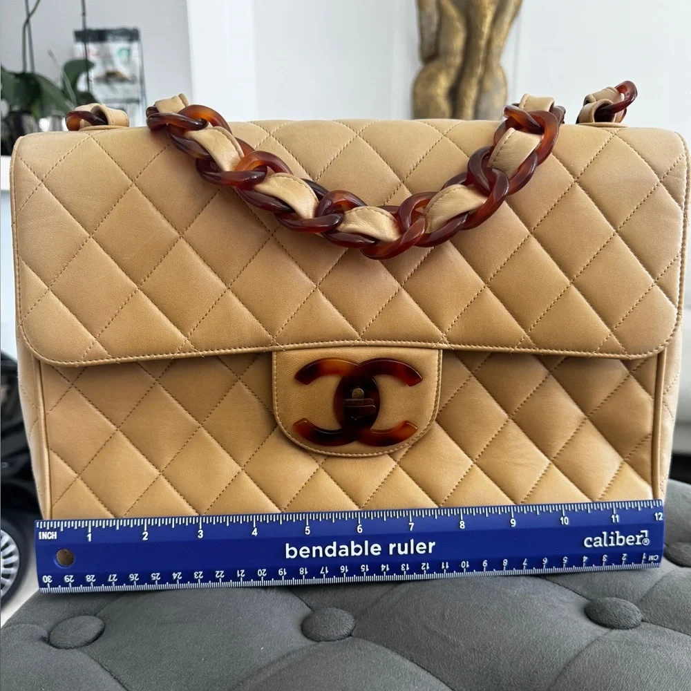 LOT 1287 JUMBO Tortoiseshell chain shoulder strap CHANEL vintage XL CC